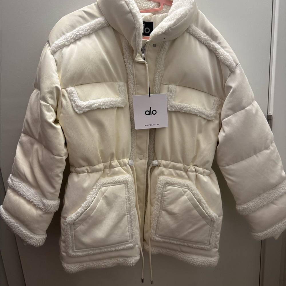 Alo Yoga puffer jacket